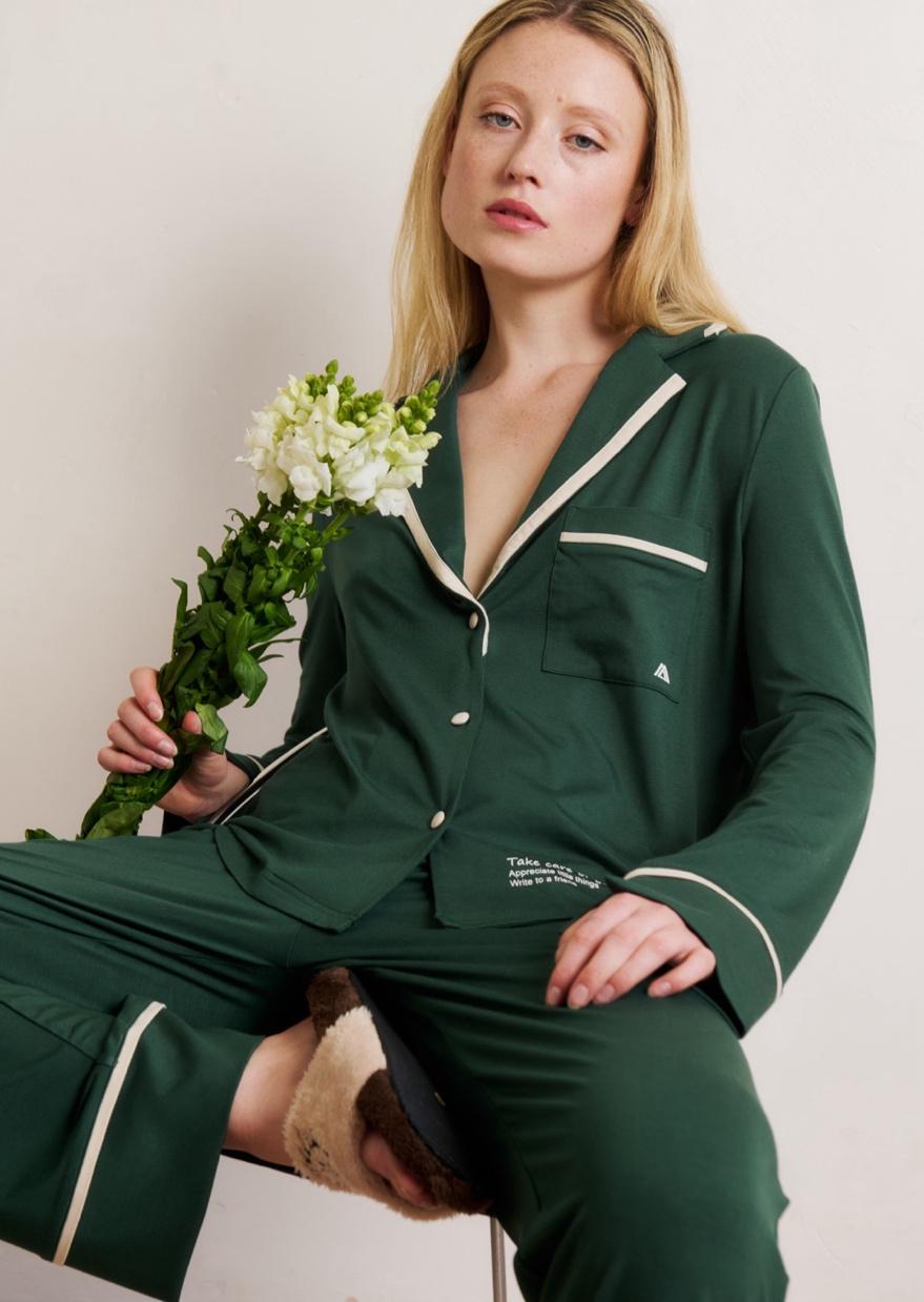 Woman wearing the Amélie Wrap made from bamboo fabric, symbolizing mindful fashion and sustainable women’s clothing.